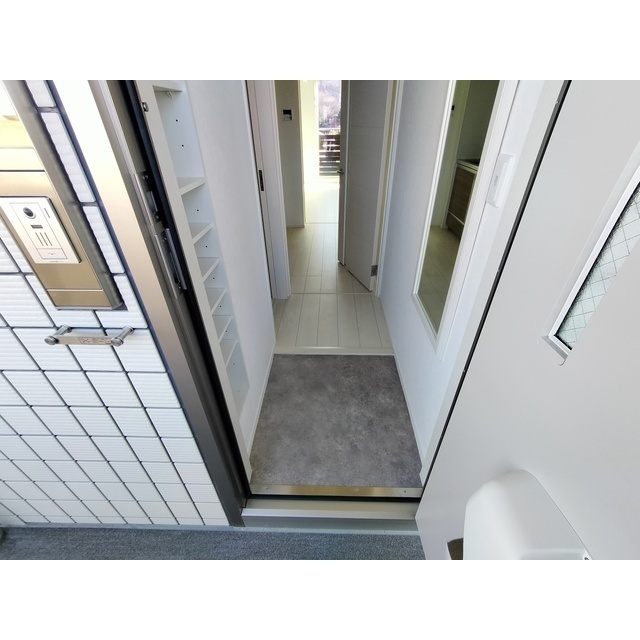 玄関　※イメージ写真（同類タイプ）