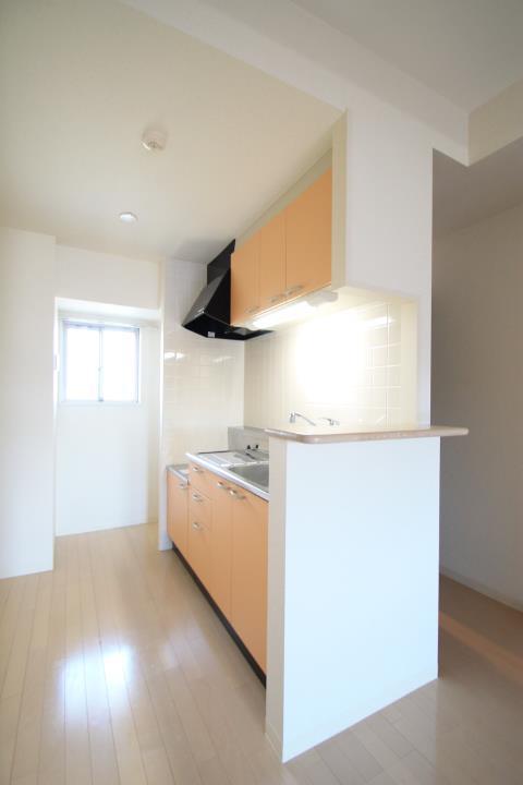 キッチン　オレンジ色がおしゃれなキッチン!!