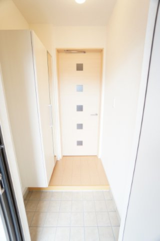 玄関　※同タイプの写真です。