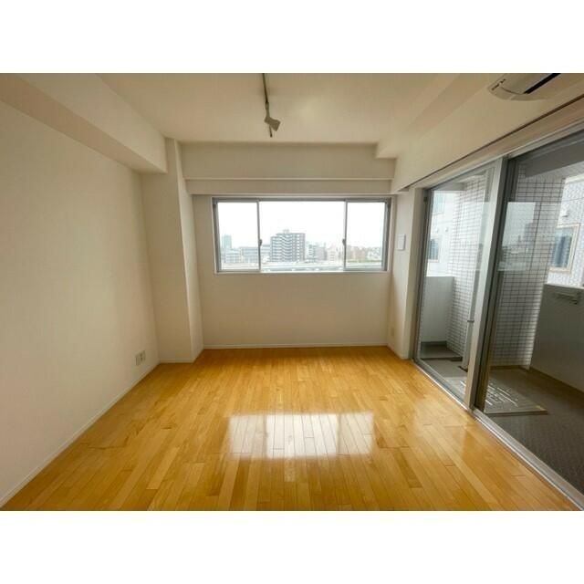 居室・リビング　写真は同タイプ住居です。