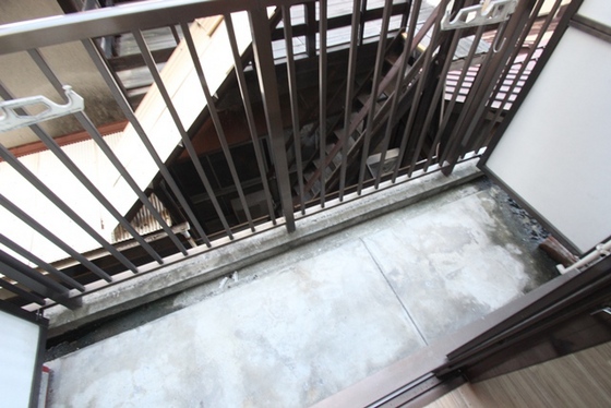 バルコニー　※写真は別号室です