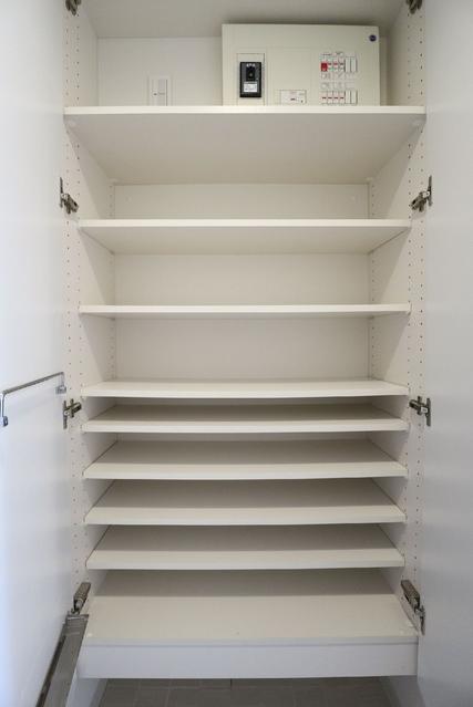 収納　収納シューズボックス