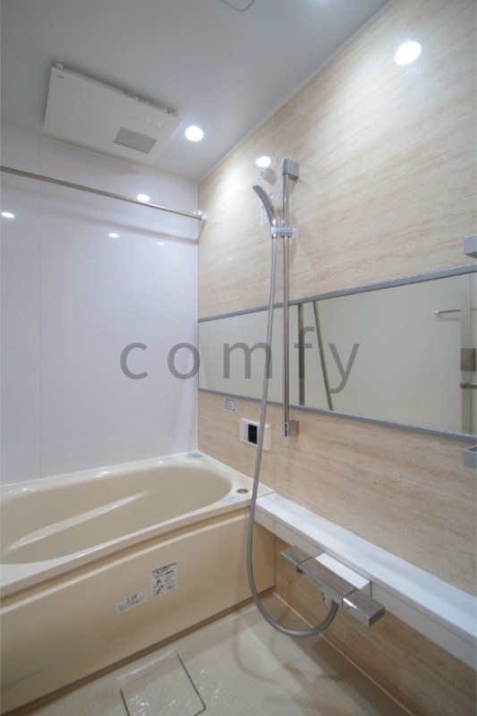 バス・シャワールーム　バスルーム