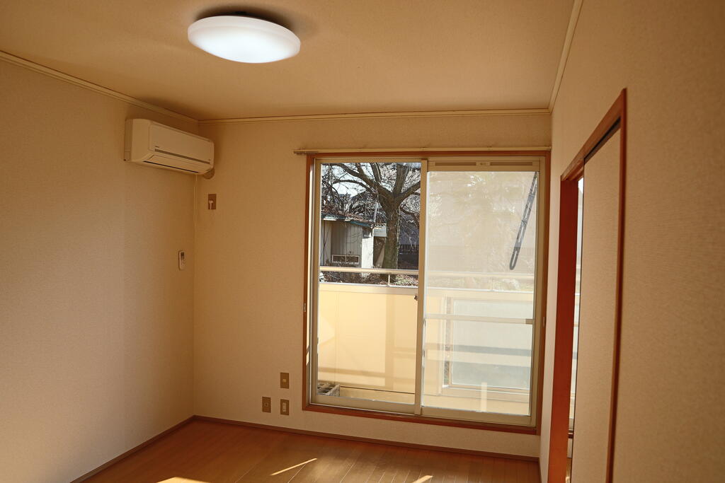 居室・リビング　※同じ間取りの別部屋の写真です（現況優先）