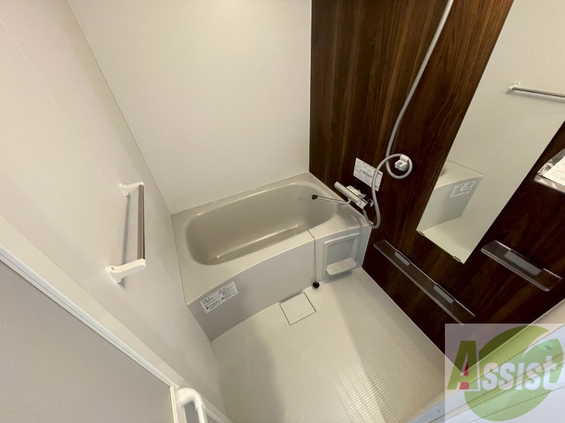 バス・シャワールーム　お風呂になります。一日の疲れを癒してくださいね。