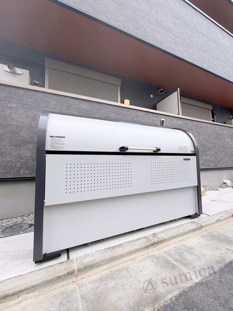 その他　ピカピカの新築建築中