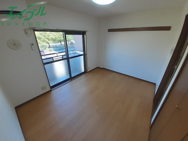 居室・リビング　反転タイプ参考写真