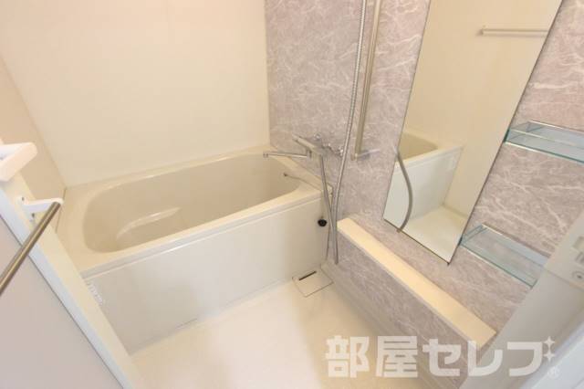 バス・シャワールーム　※２０１号室の写真を流用しています。