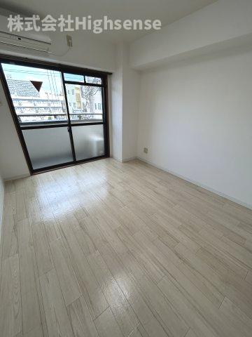 居室・リビング　スタンダードな洋室です