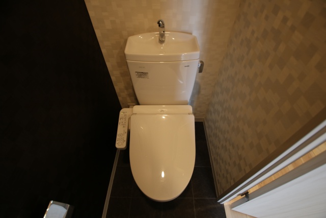 トイレ　※別室の参考写真の為、現況優先です。