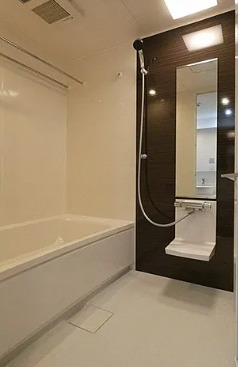 バス・シャワールーム　写真は同タイプ住居です。