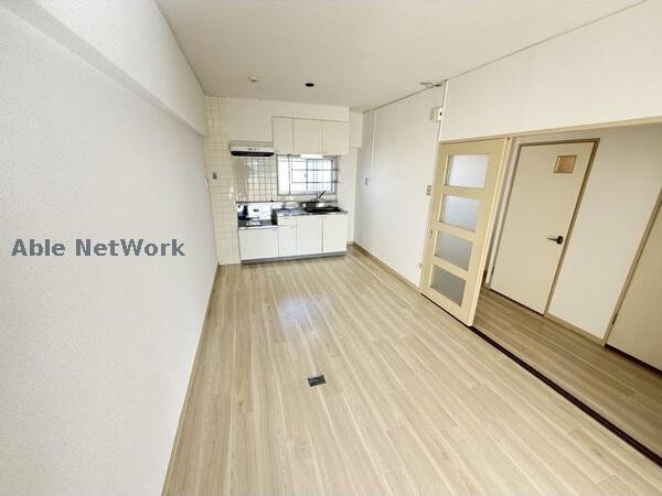 居室・リビング　※同物件別部屋の写真です。