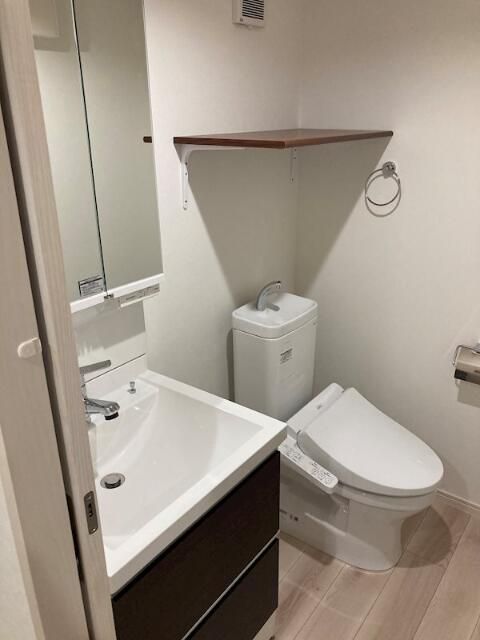 トイレ　別部屋反転写真