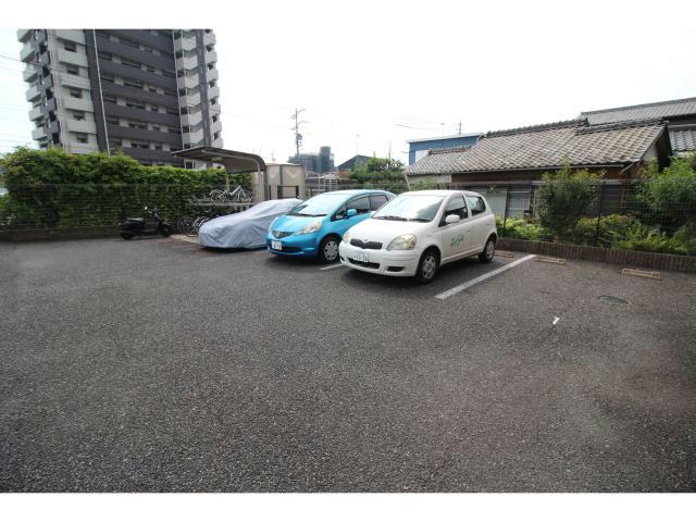 駐車場　駐車場