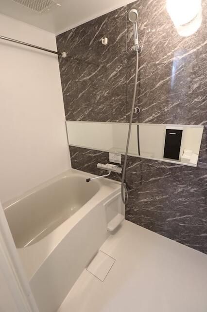 バス・シャワールーム　お風呂で日々の疲れを落としましょう