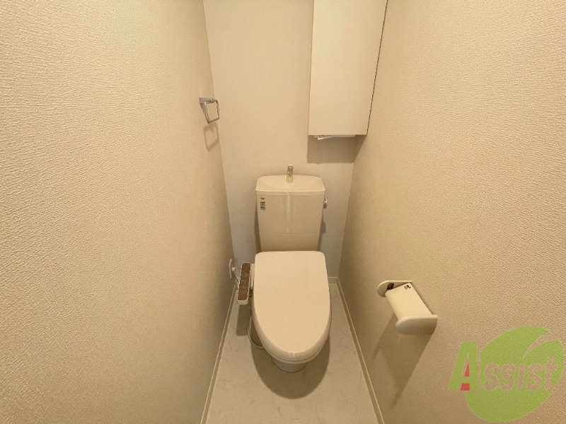 トイレ　トイレは嬉しい温水洗浄便座付きです。快適に過ごせそうです。