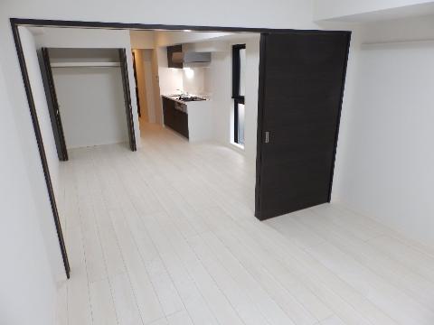 居室・リビング　室内