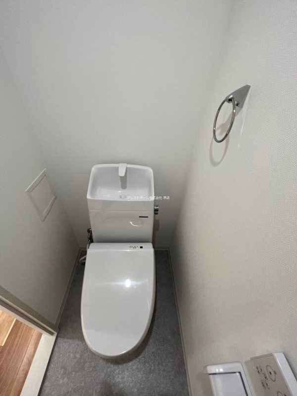 トイレ　ウォッシュレット付き
