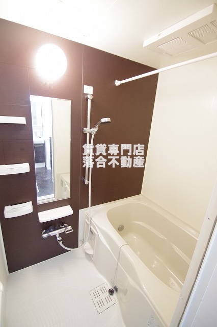 バス・シャワールーム　落ち着いた空間のお風呂