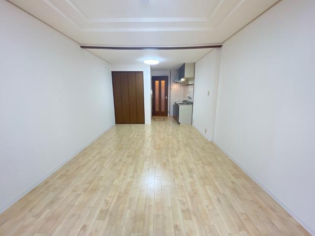 居室・リビング　室内