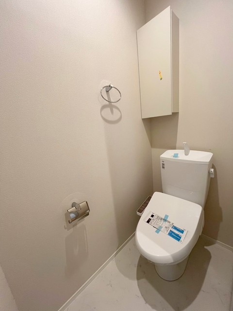 トイレ　温水洗浄便座