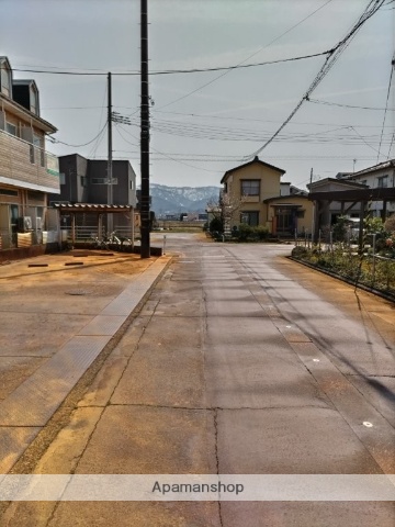 その他　前面道路（その他）まで0m