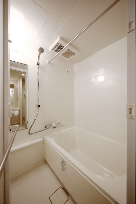 バス・シャワールーム　浴室暖房乾燥付のバスルーム