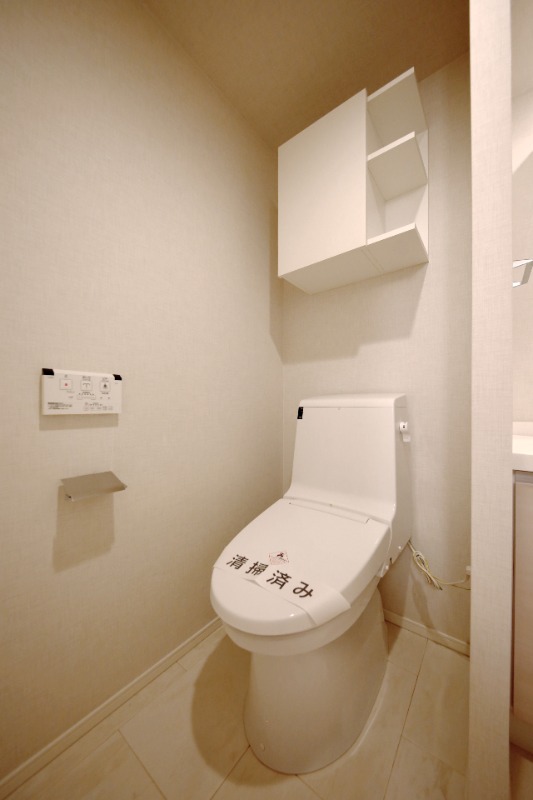 トイレ　温水洗浄便座付のトイレ