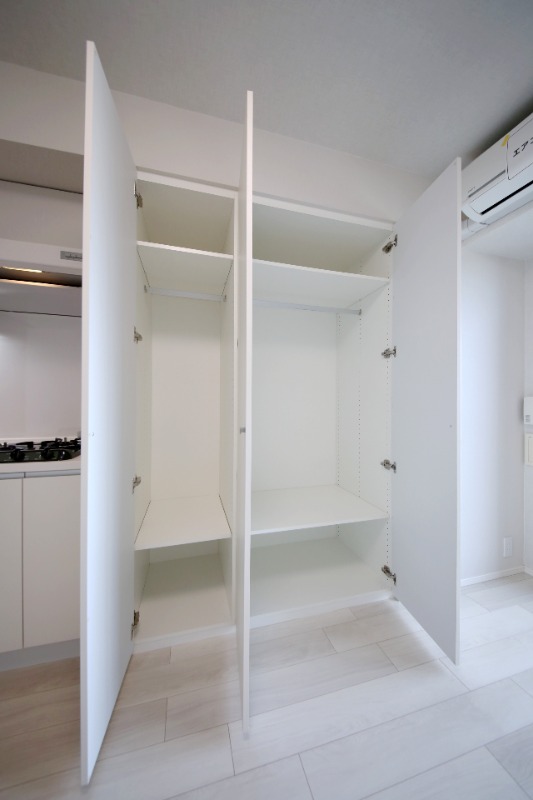 収納　大きく開くクローゼット