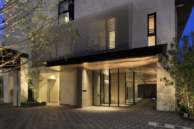 エントランス　広々としたエントランスアプローチ