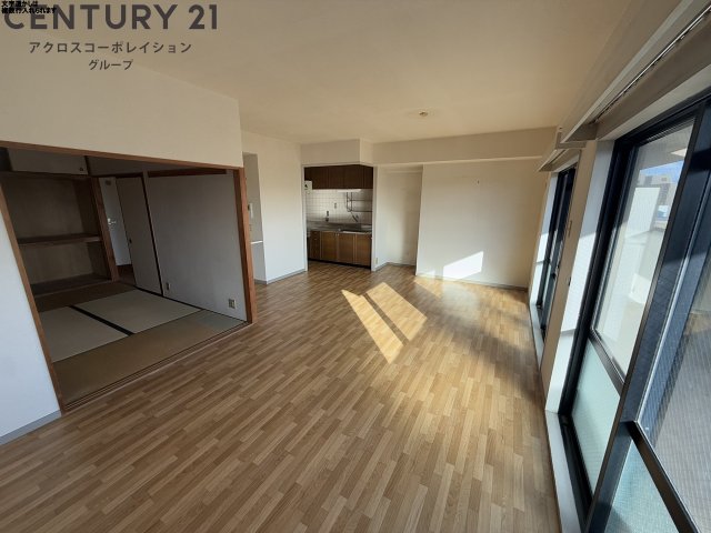 居室・リビング　南向きで明るいリビングです！