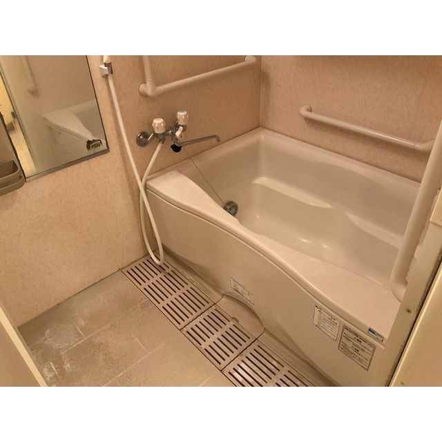 バス・シャワールーム　ゆったり過ごせるお風呂です