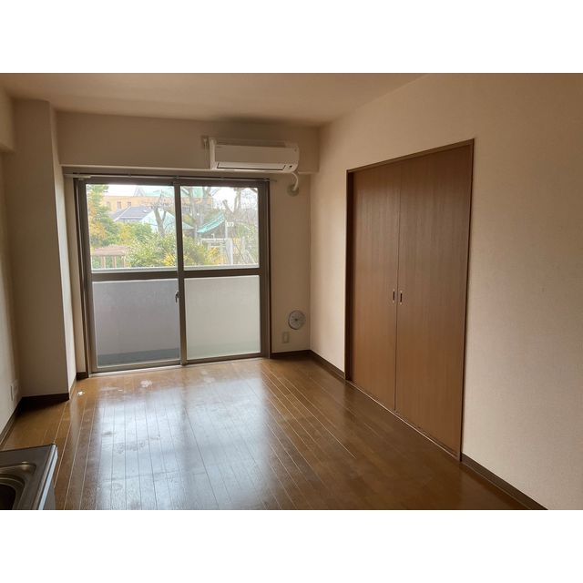 居室・リビング　ゆったり過ごせる居間です