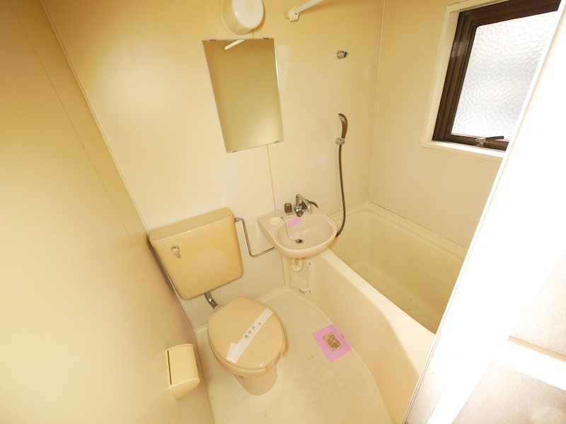 バス・シャワールーム　シャワー