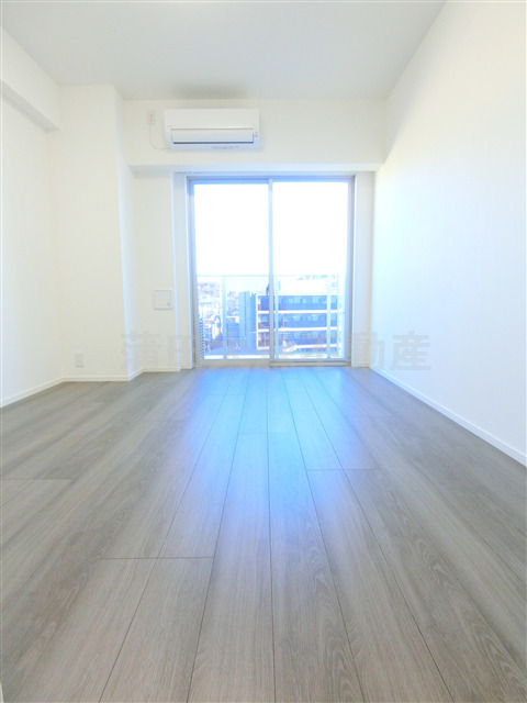 居室・リビング　東向きの洋室8帖