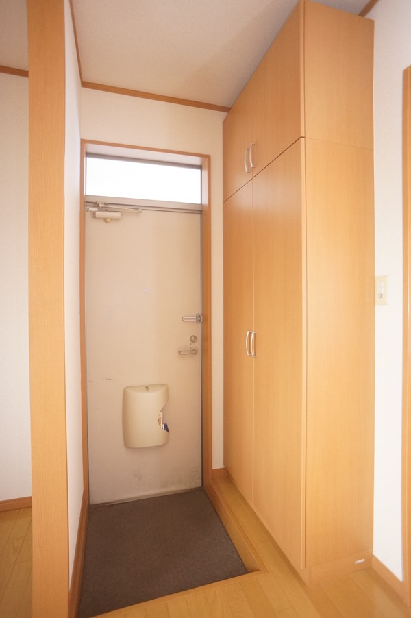 玄関　シューズボックスあります！