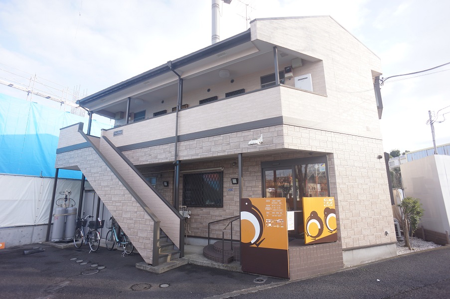 建物外観　踊り場駅より徒歩２分！２階南西角部屋！