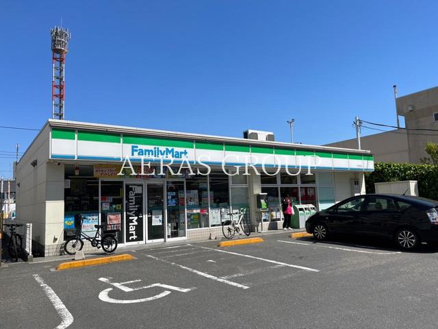 コンビニ　ファミリーマート 六町駅前店（コンビニ）まで438m