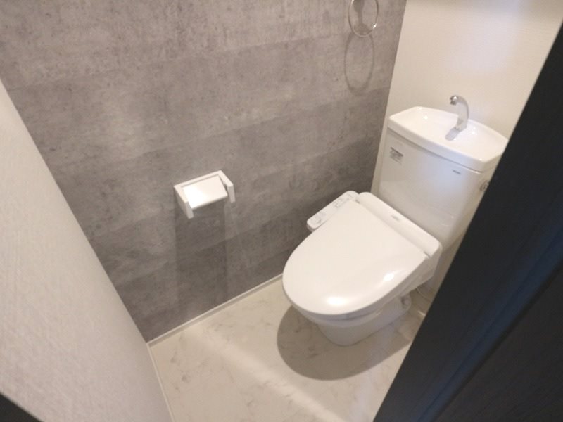 トイレ　温水洗浄暖房便座付トイレ