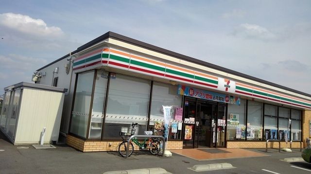 コンビニ　セブンイレブン前橋箱田町店（コンビニ）まで750m