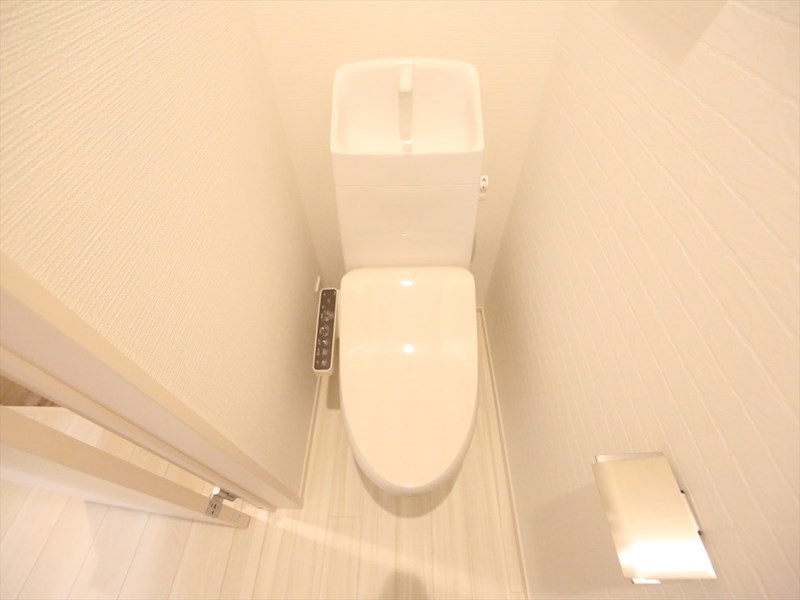 トイレ　温水洗浄暖房便座付トイレ　同仕様写真