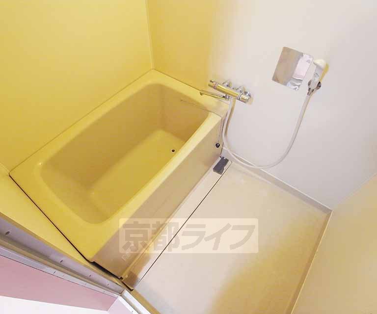 バス・シャワールーム　ゆったりお風呂につかりましょう・