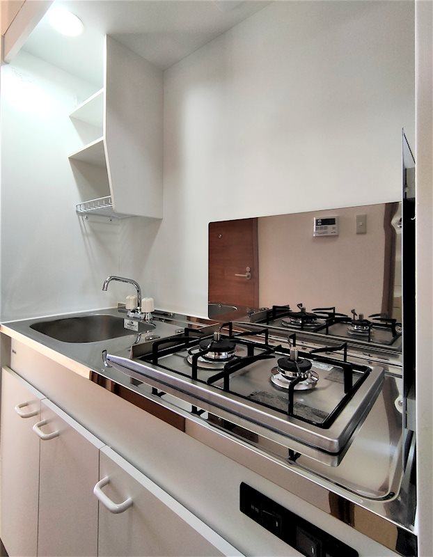 キッチン　ガス台付きで直ぐに調理が始められます。