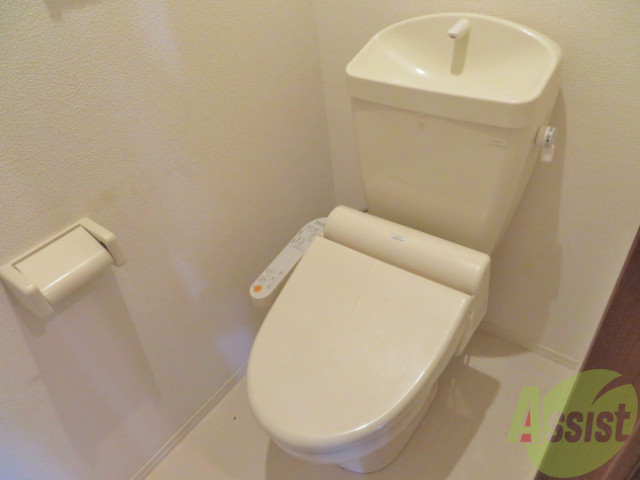 トイレ　温水洗浄便座で毎日の暮らしが快適にできますね。