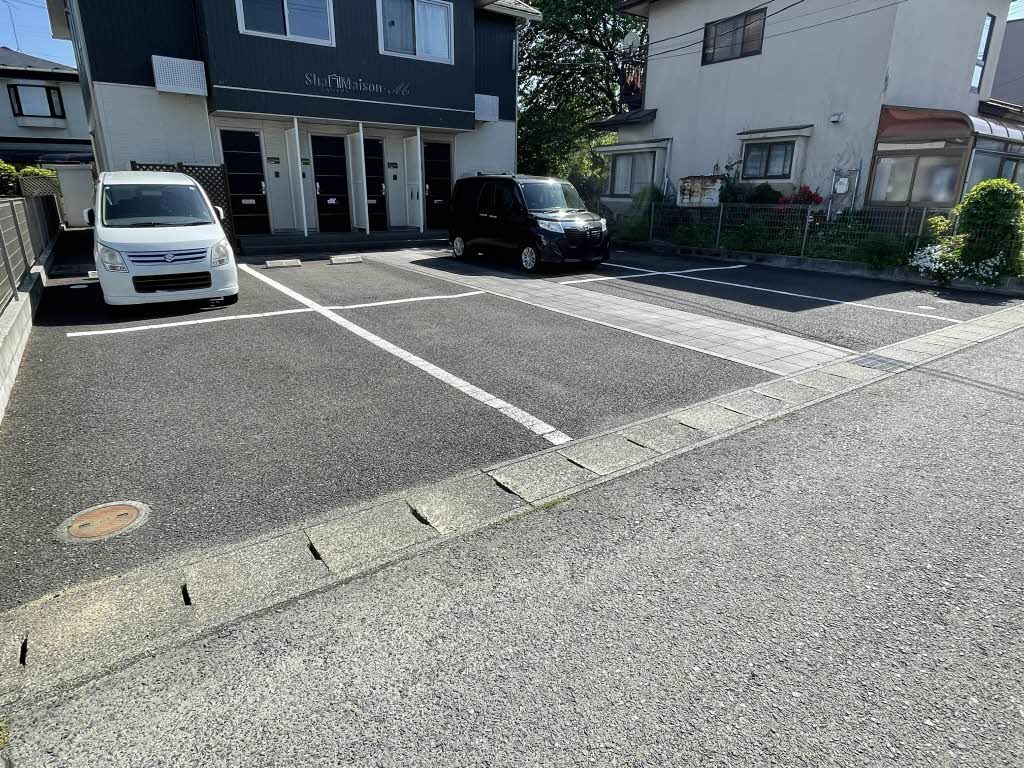 駐車場　駐車場