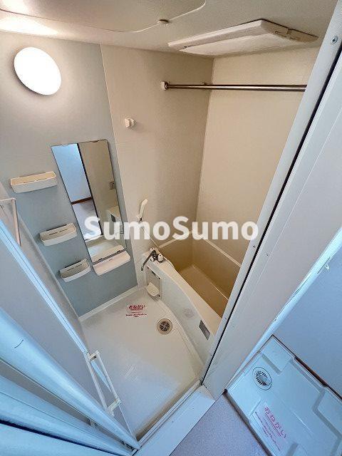 バス・シャワールーム　コンパクトで使いやすいお風呂です