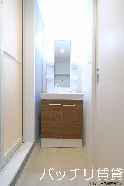 洗面設備　同型イメージの為、現状を優先致します。