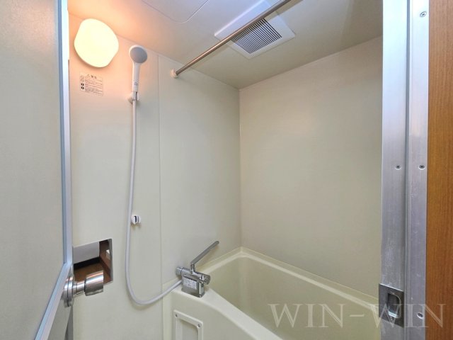 バス・シャワールーム　イメージ（同建物内別部屋の写真です）