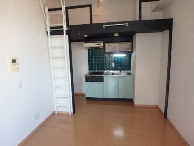 居室・リビング　室内