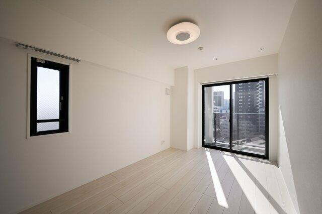 居室・リビング　同タイプの別部屋の写真です。?